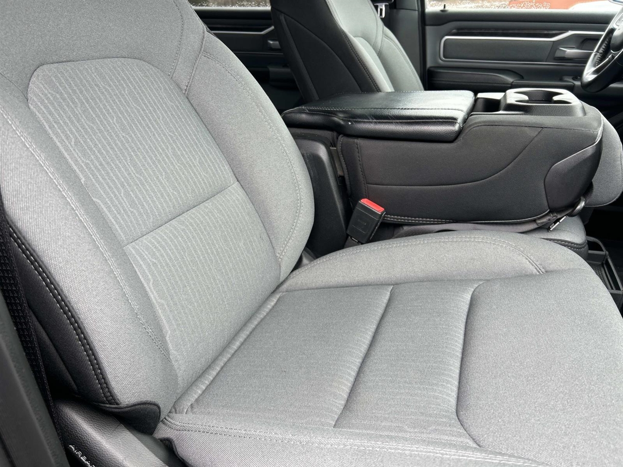 RAM 1500 Big Horn 4x4 Crew Cab 5'7" Box 2022