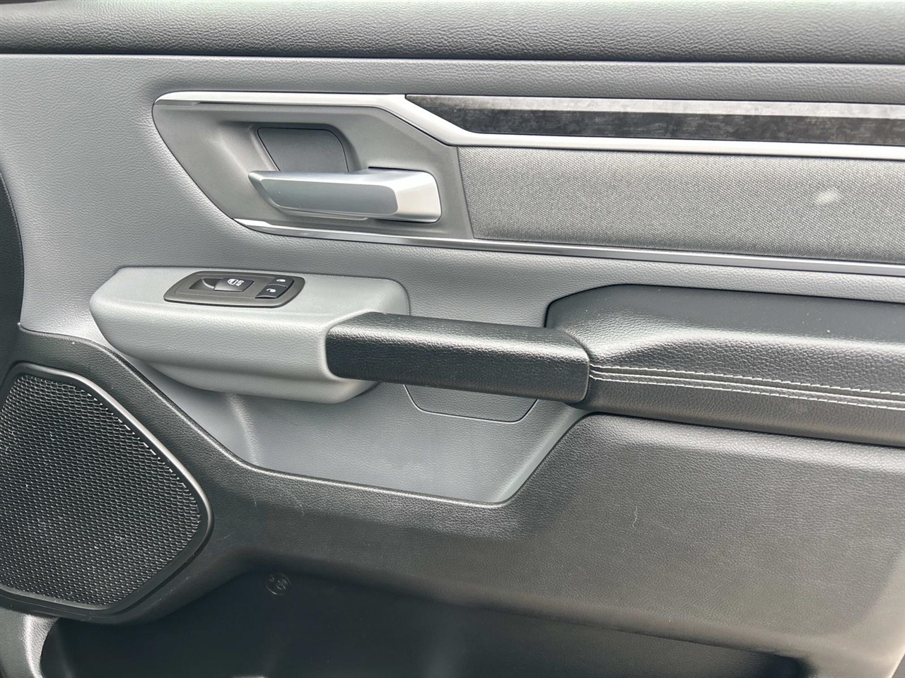 RAM 1500 Big Horn 4x4 Crew Cab 5'7" Box 2022