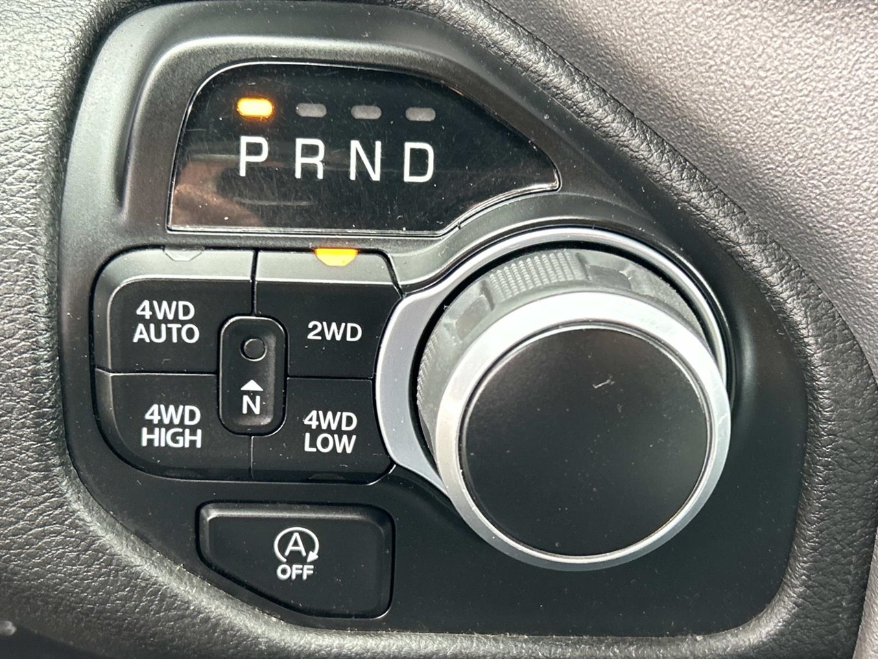 RAM 1500 Big Horn 4x4 Crew Cab 5'7" Box 2022