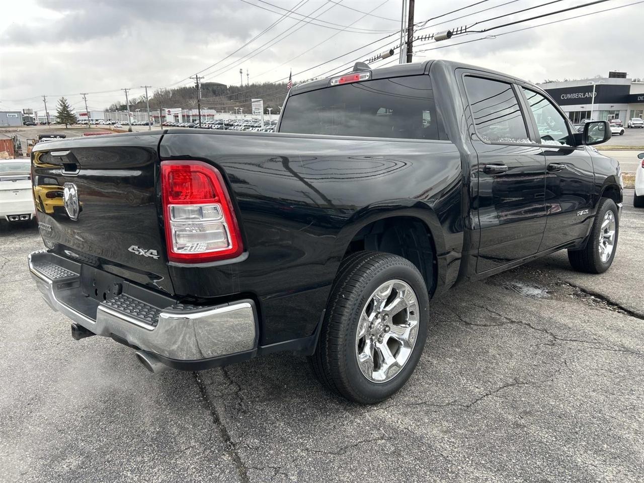RAM 1500 Big Horn 4x4 Crew Cab 5'7" Box 2022