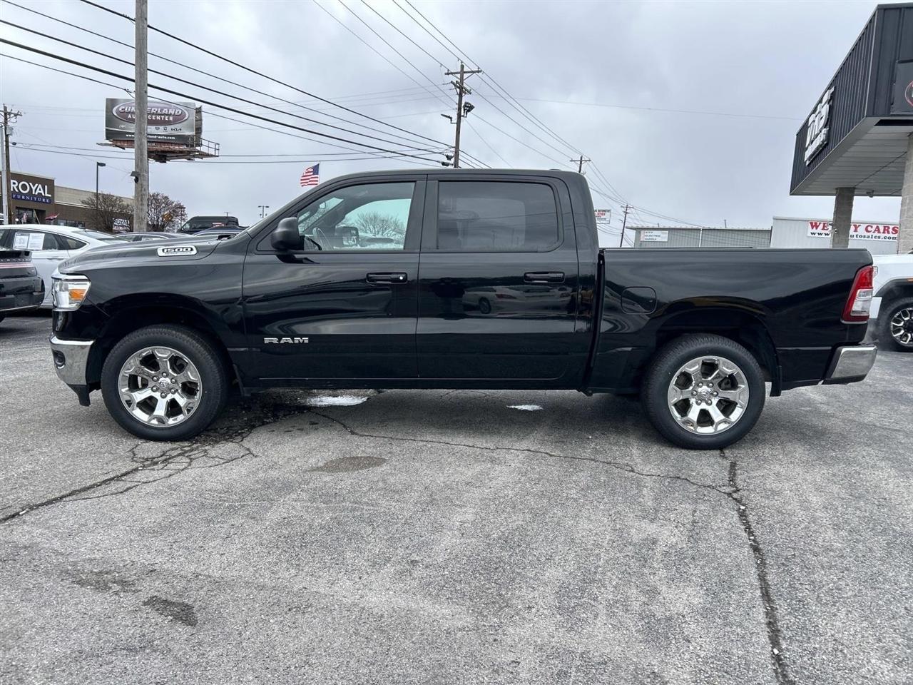 RAM 1500 Big Horn 4x4 Crew Cab 5'7" Box 2022