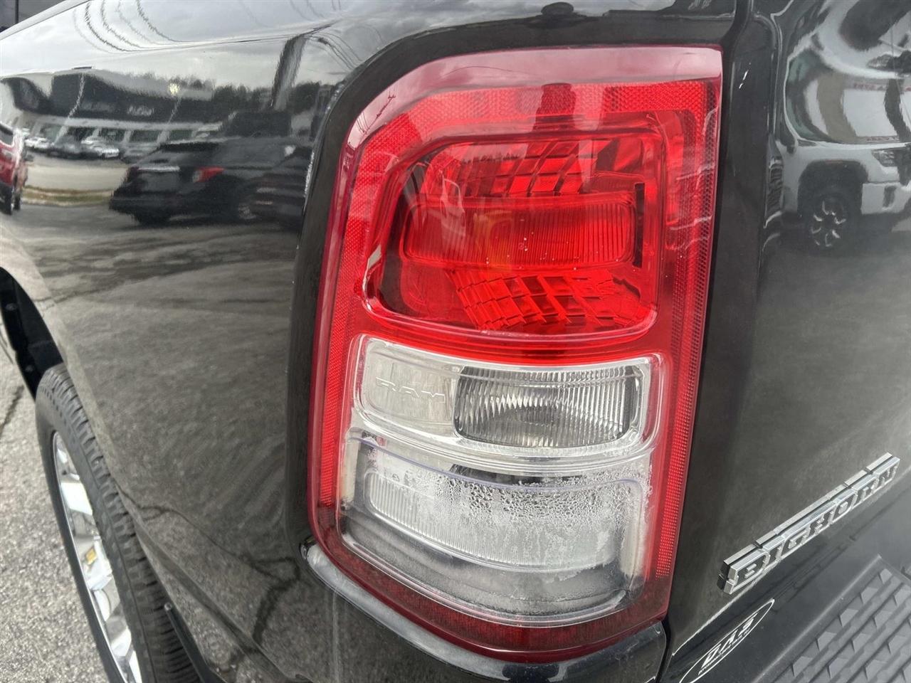 RAM 1500 Big Horn 4x4 Crew Cab 5'7" Box 2022