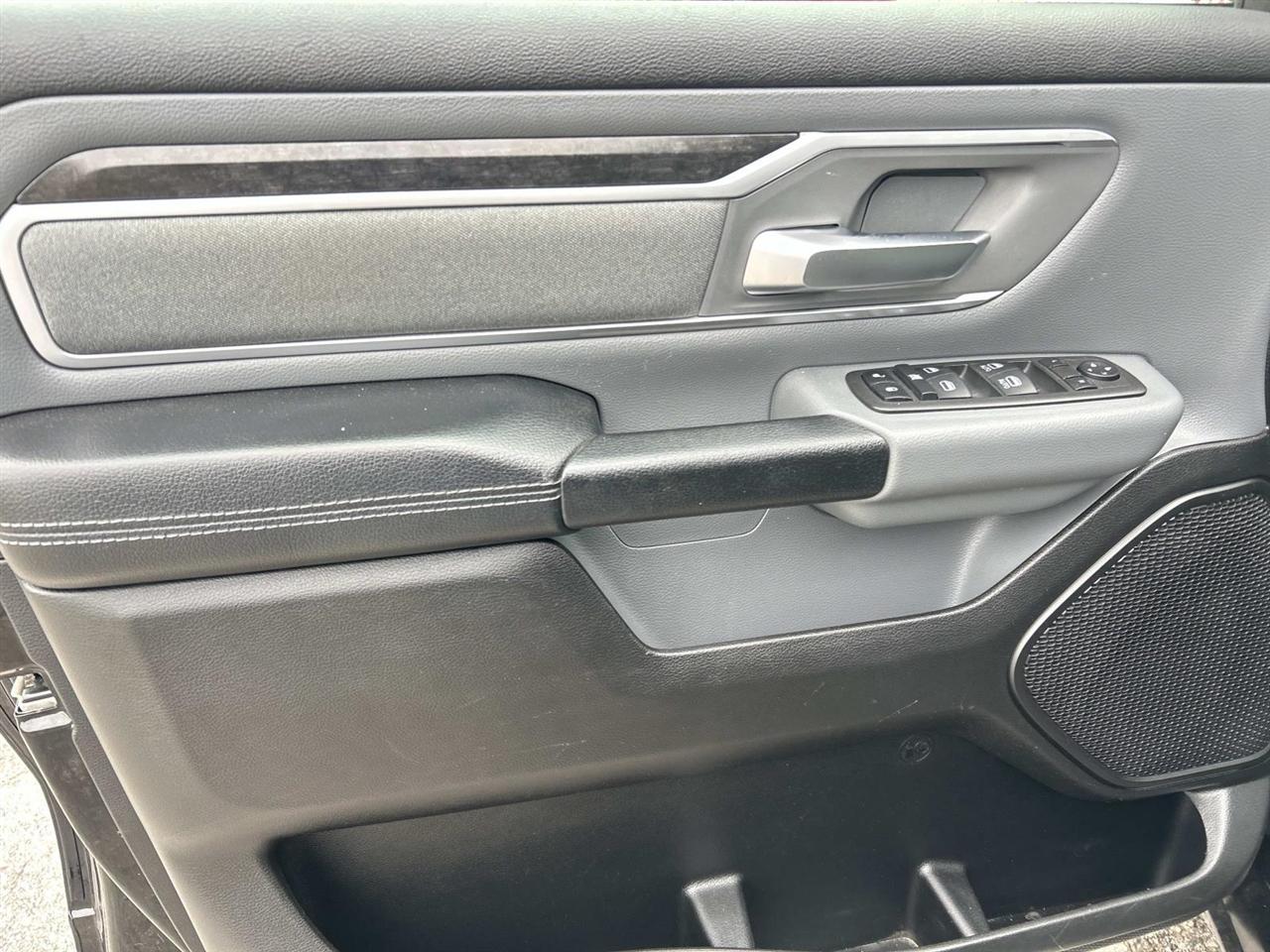 RAM 1500 Big Horn 4x4 Crew Cab 5'7" Box 2022