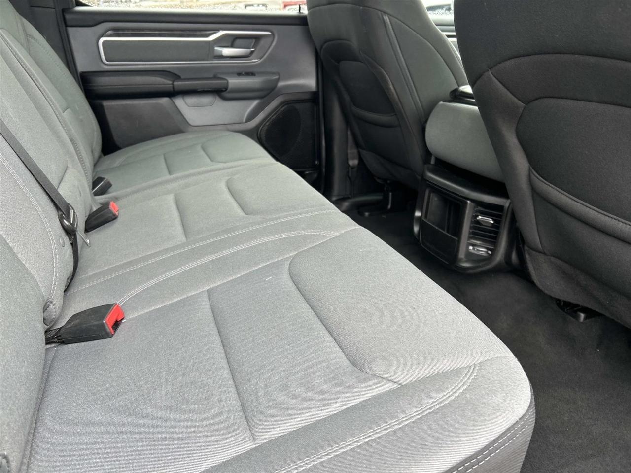 RAM 1500 Big Horn 4x4 Crew Cab 5'7" Box 2022