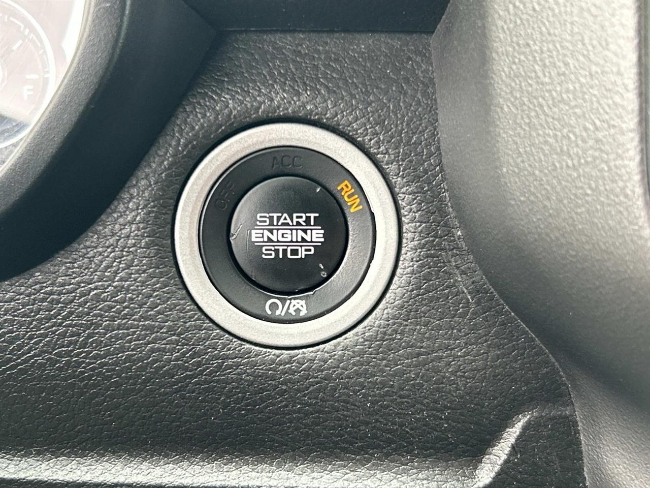 RAM 1500 Big Horn 4x4 Crew Cab 5'7" Box 2022