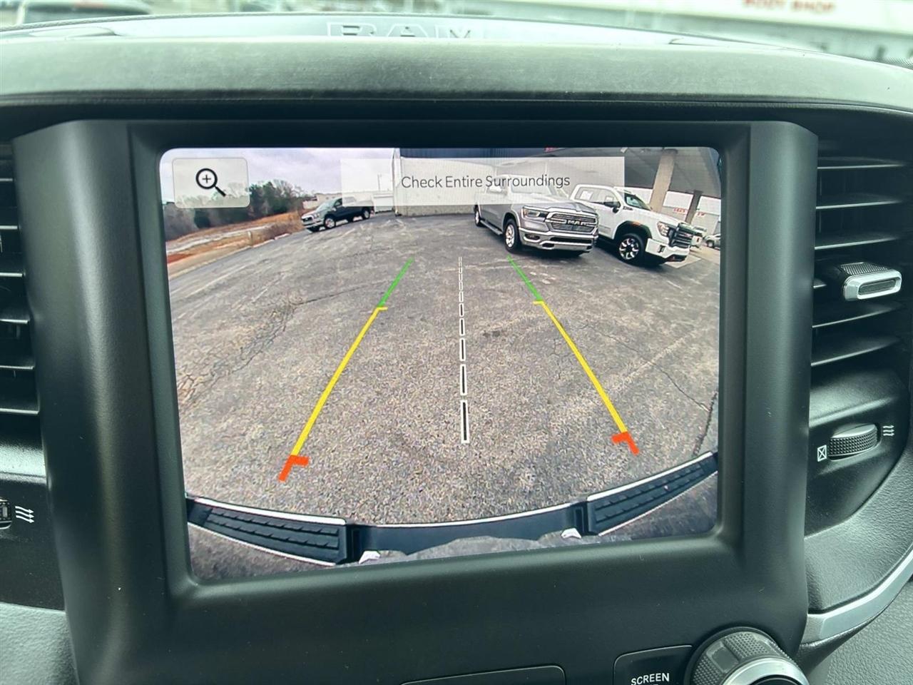 RAM 1500 Big Horn 4x4 Crew Cab 5'7" Box 2022