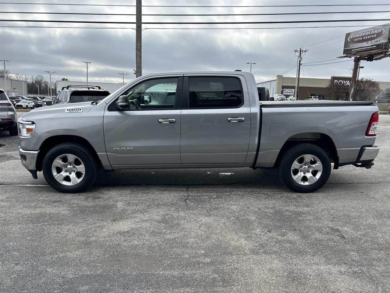 RAM 1500 Big Horn 4x4 Crew Cab 5'7" Box 2020