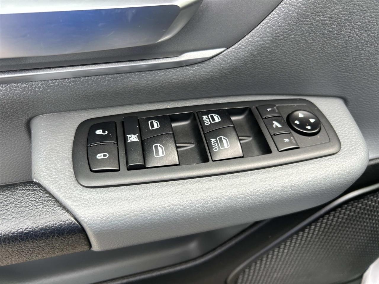 RAM 1500 Big Horn 4x4 Crew Cab 5'7" Box 2020