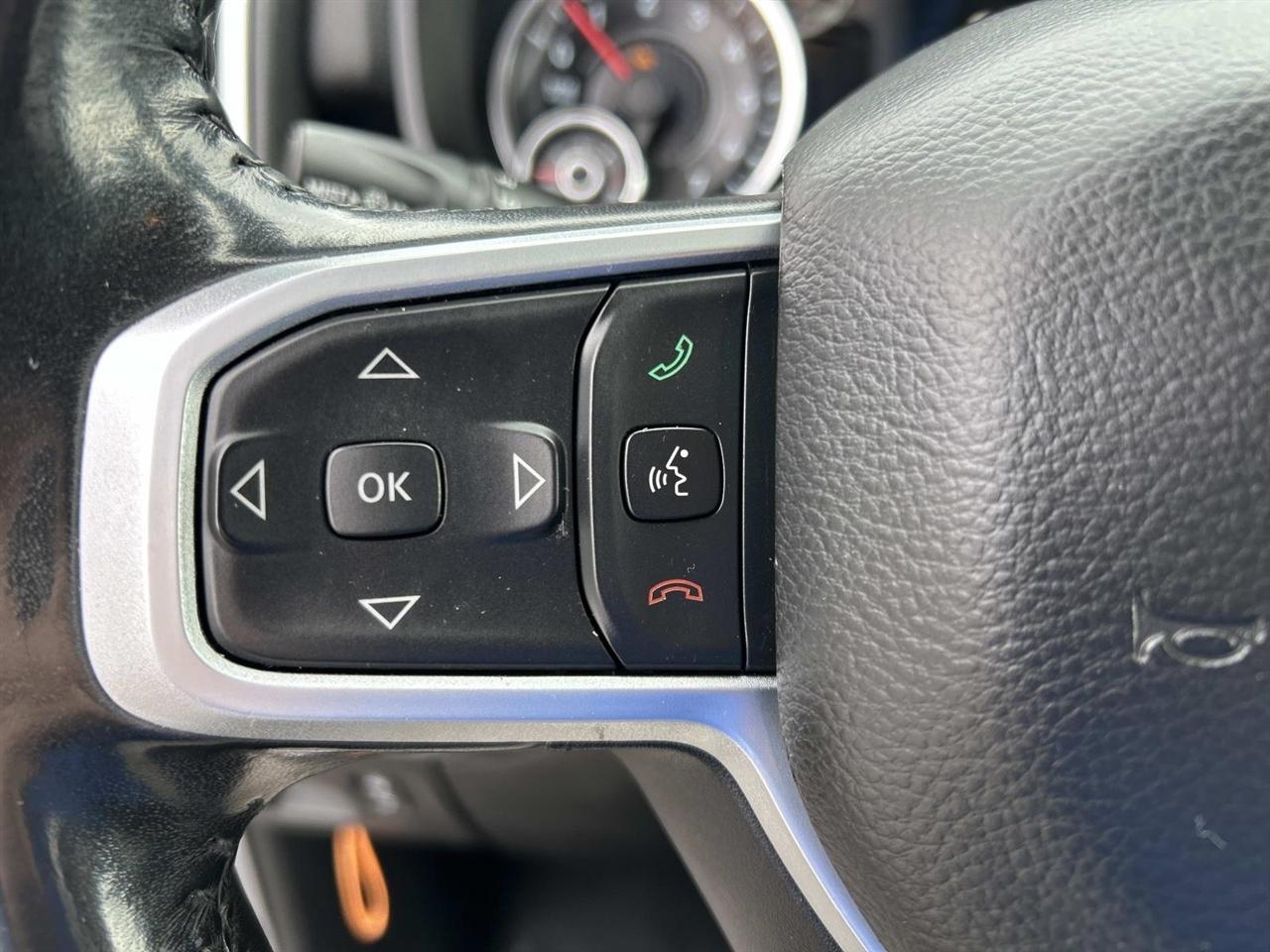 RAM 1500 Big Horn 4x4 Crew Cab 5'7" Box 2020