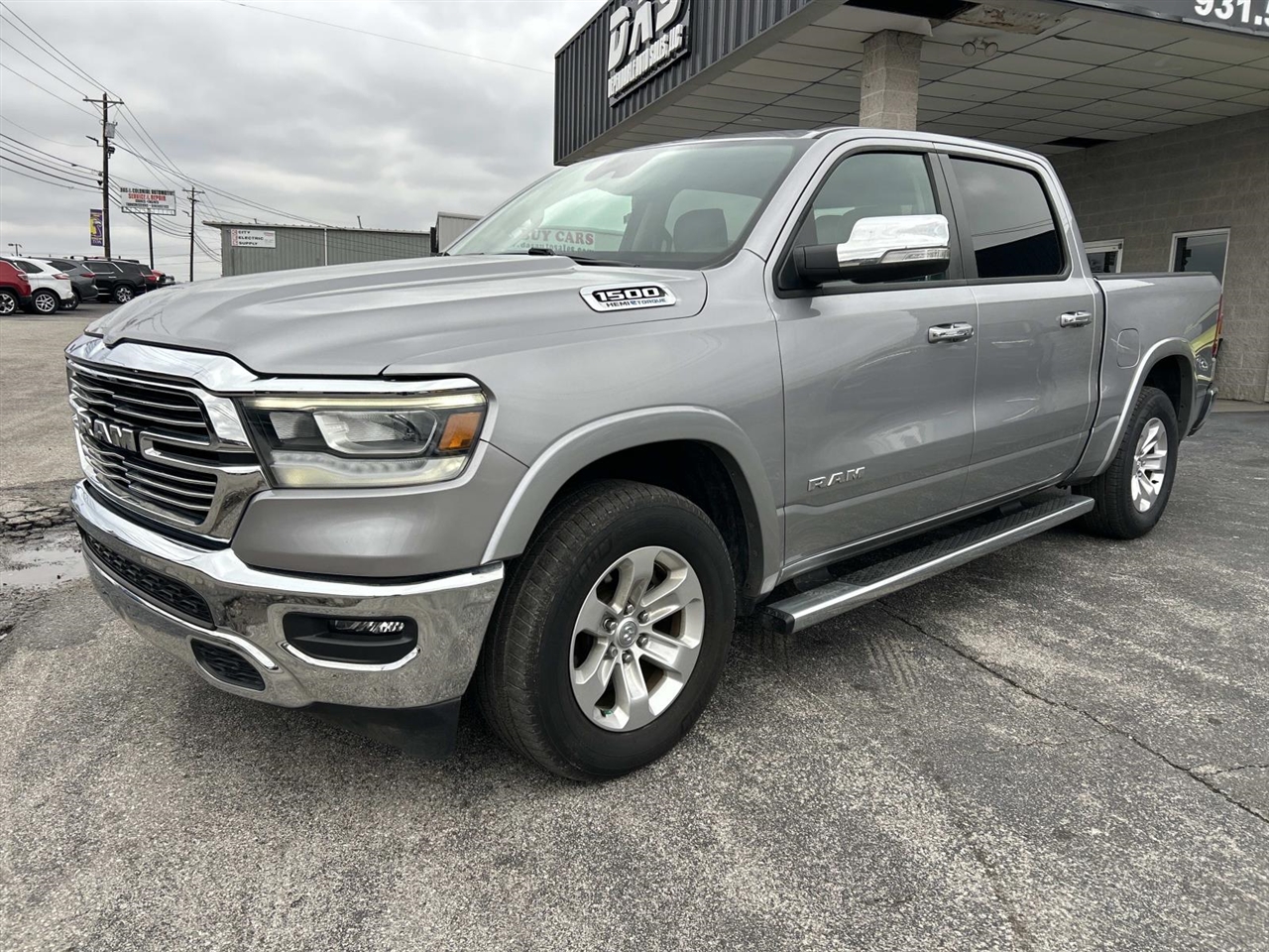 RAM 1500 Laramie 4x4 Crew Cab 5'7" Box 2021