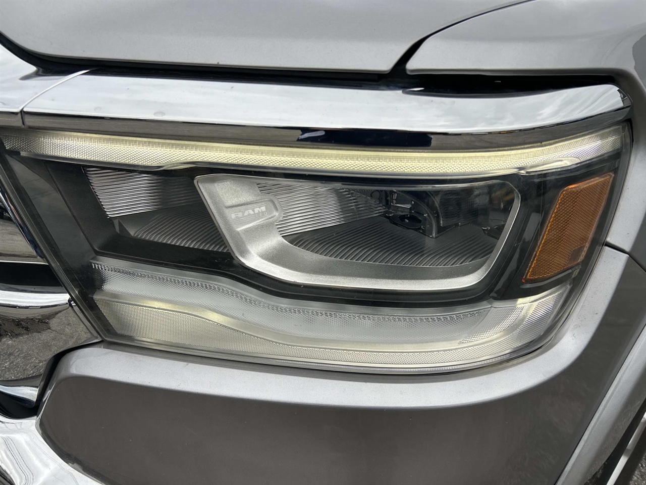 RAM 1500 Laramie 4x4 Crew Cab 5'7" Box 2021