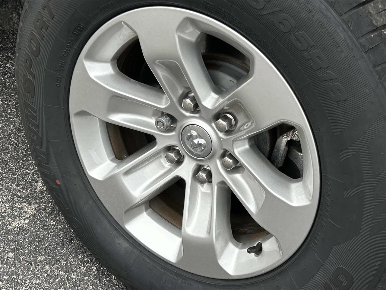 RAM 1500 Laramie 4x4 Crew Cab 5'7" Box 2021