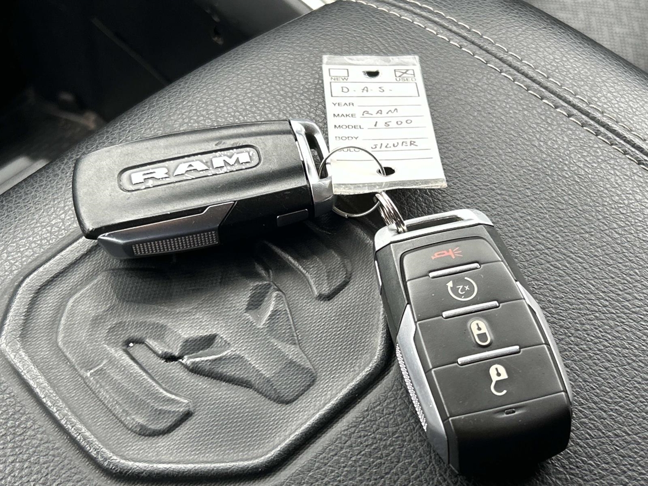 RAM 1500 Laramie 4x4 Crew Cab 5'7" Box 2021