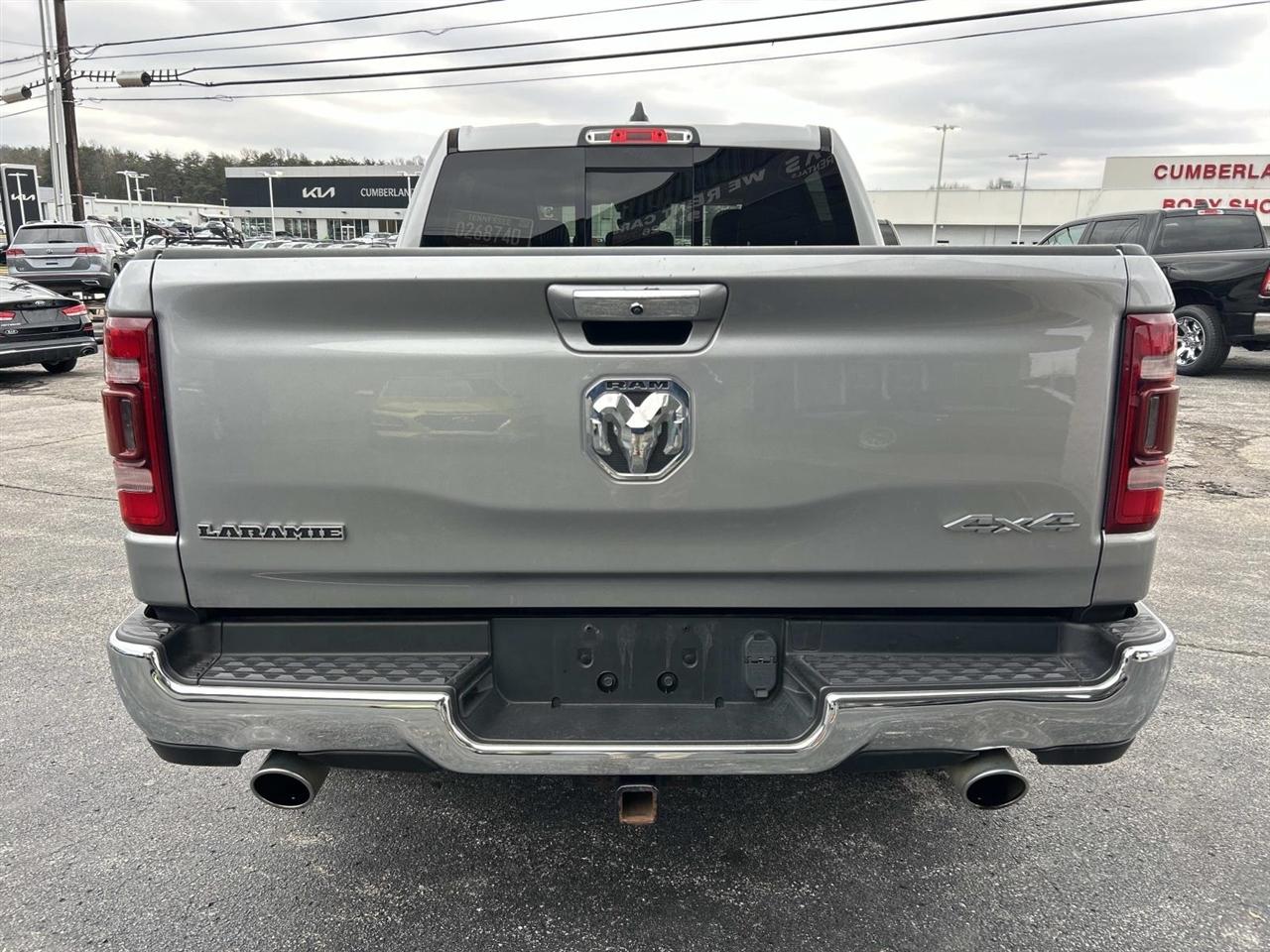 RAM 1500 Laramie 4x4 Crew Cab 5'7" Box 2021