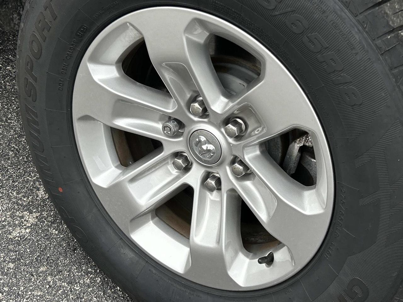 RAM 1500 Laramie 4x4 Crew Cab 5'7" Box 2021