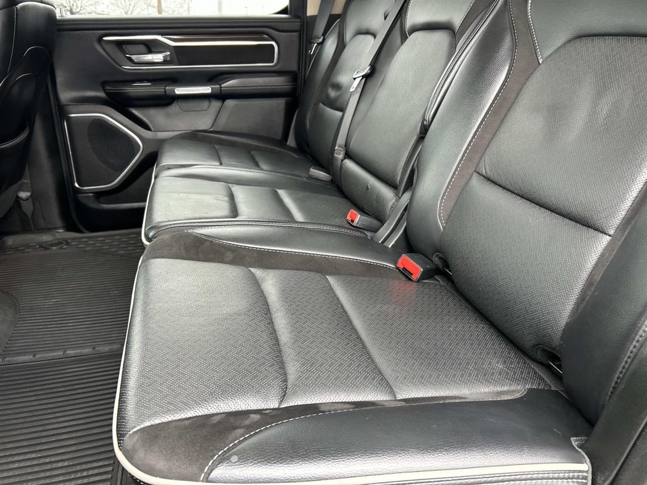 RAM 1500 Laramie 4x4 Crew Cab 5'7" Box 2021