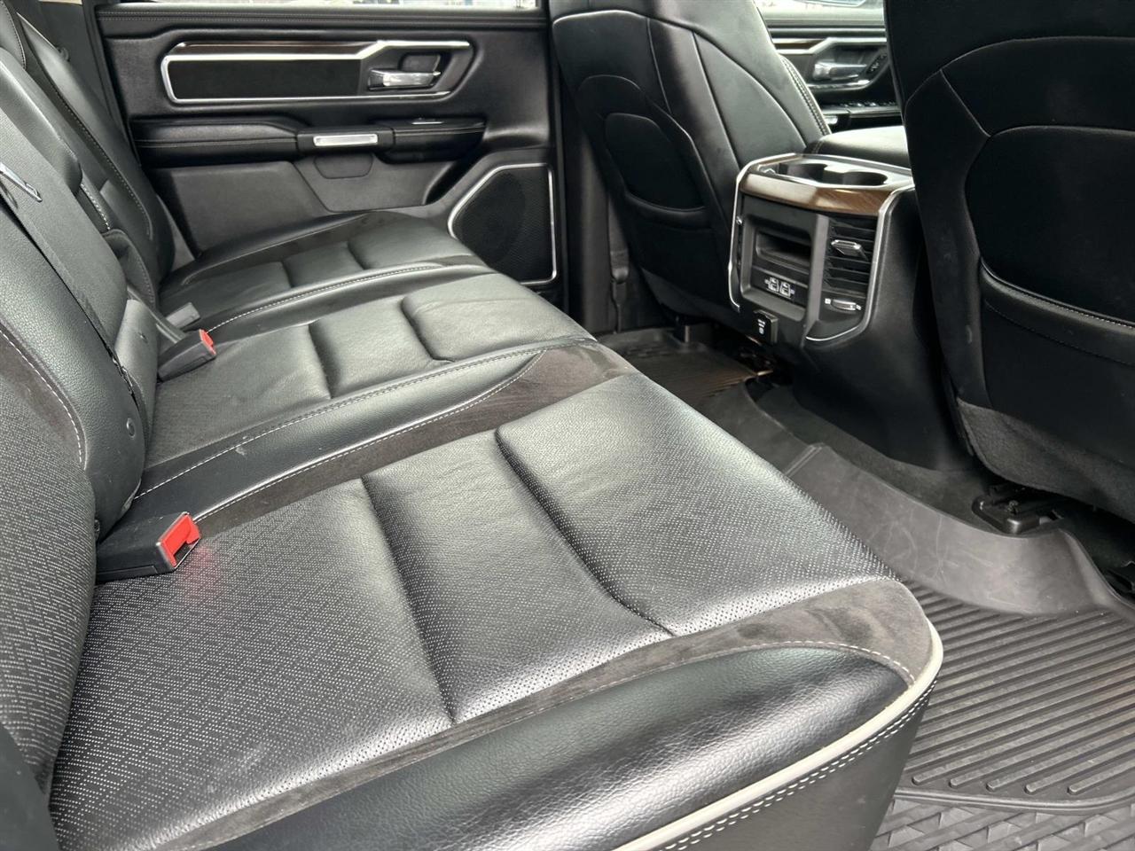 RAM 1500 Laramie 4x4 Crew Cab 5'7" Box 2021