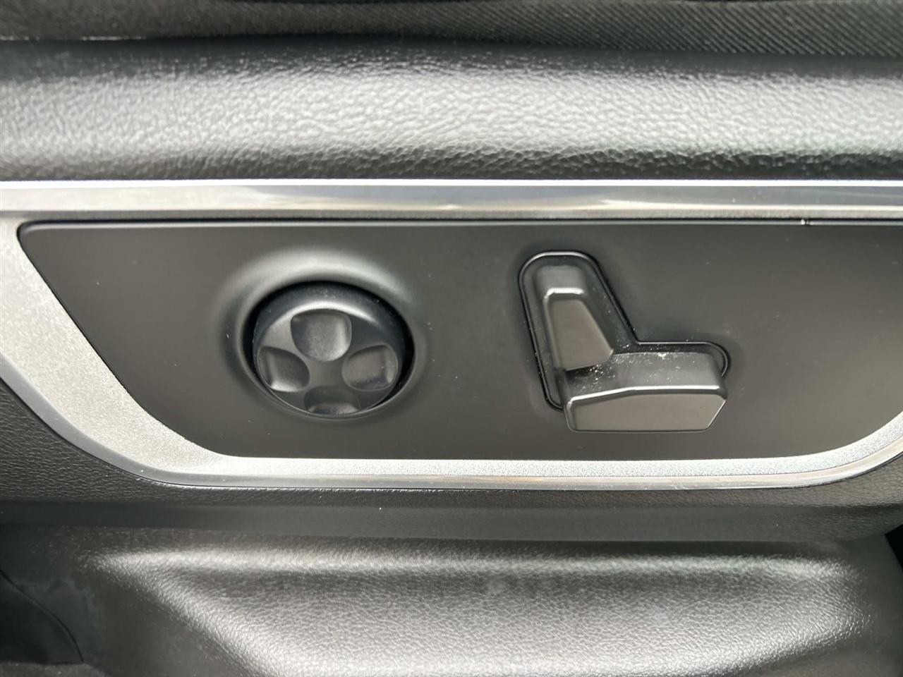 RAM 1500 Laramie 4x4 Crew Cab 5'7" Box 2021