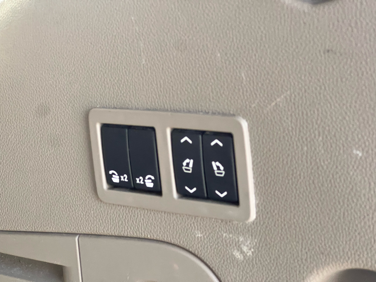 GMC Yukon 2WD 4dr SLT 2016