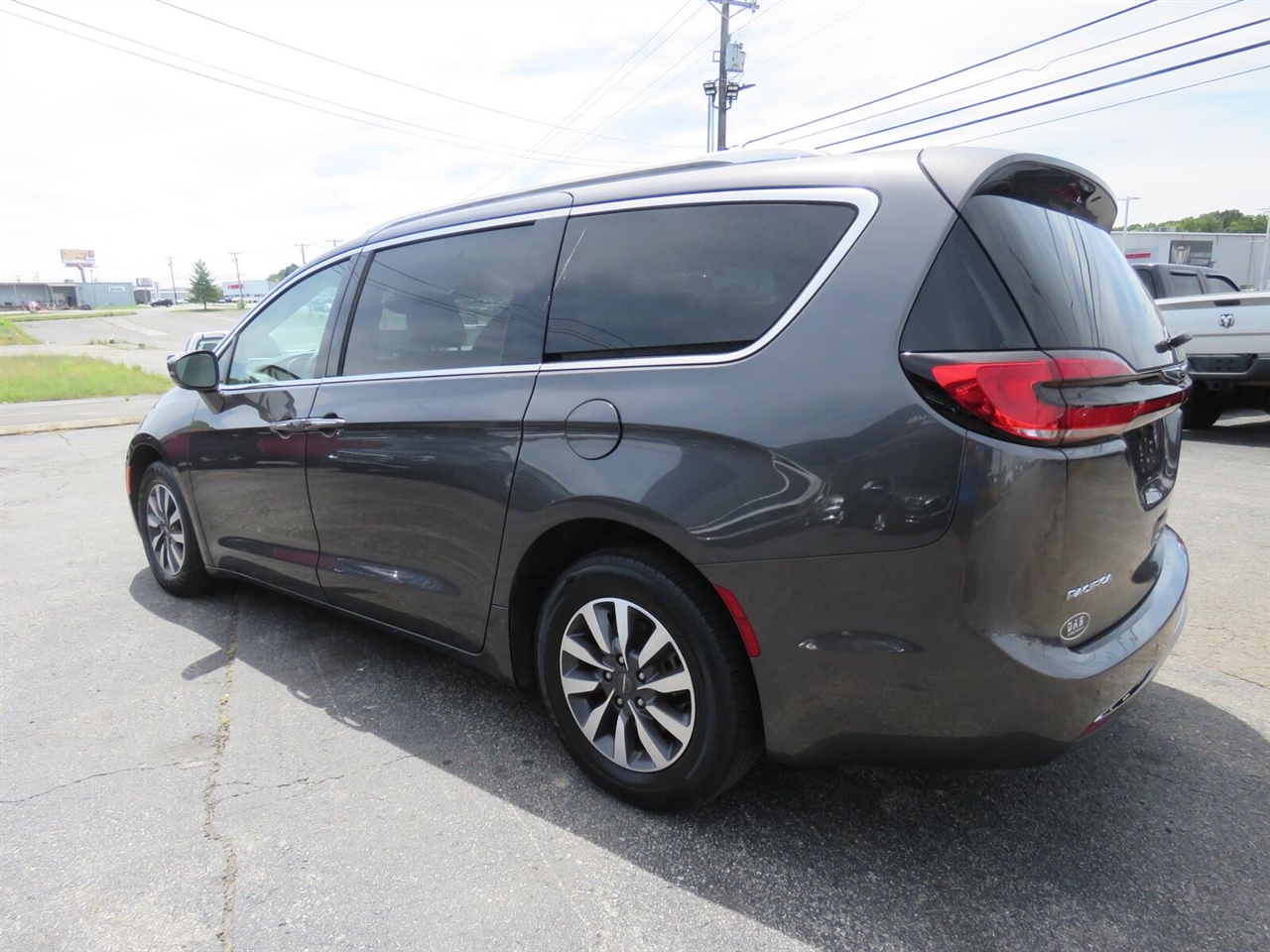Chrysler Pacifica Touring L FWD 2021