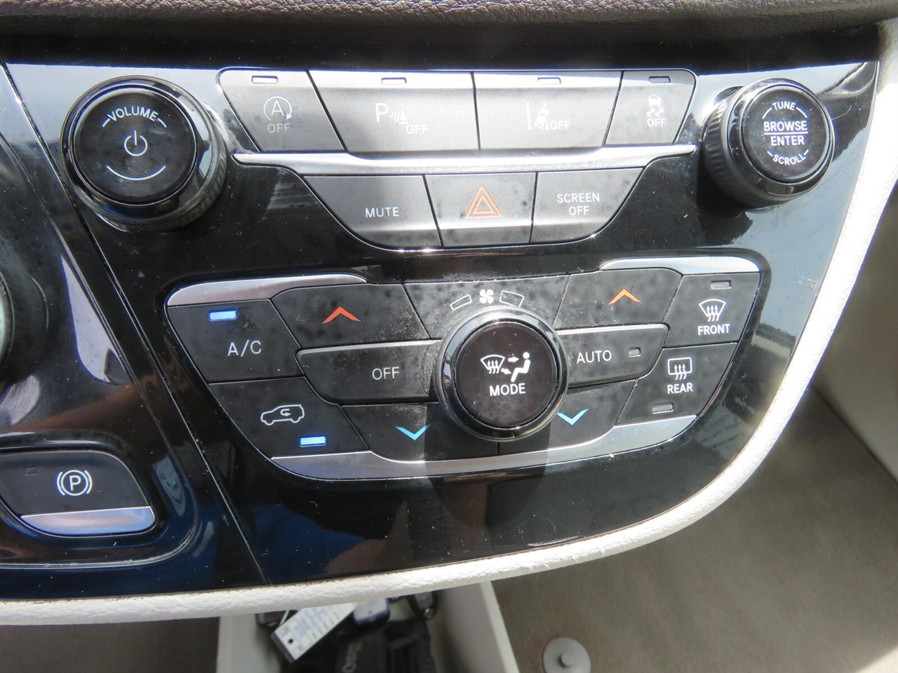 Chrysler Pacifica Touring L FWD 2021