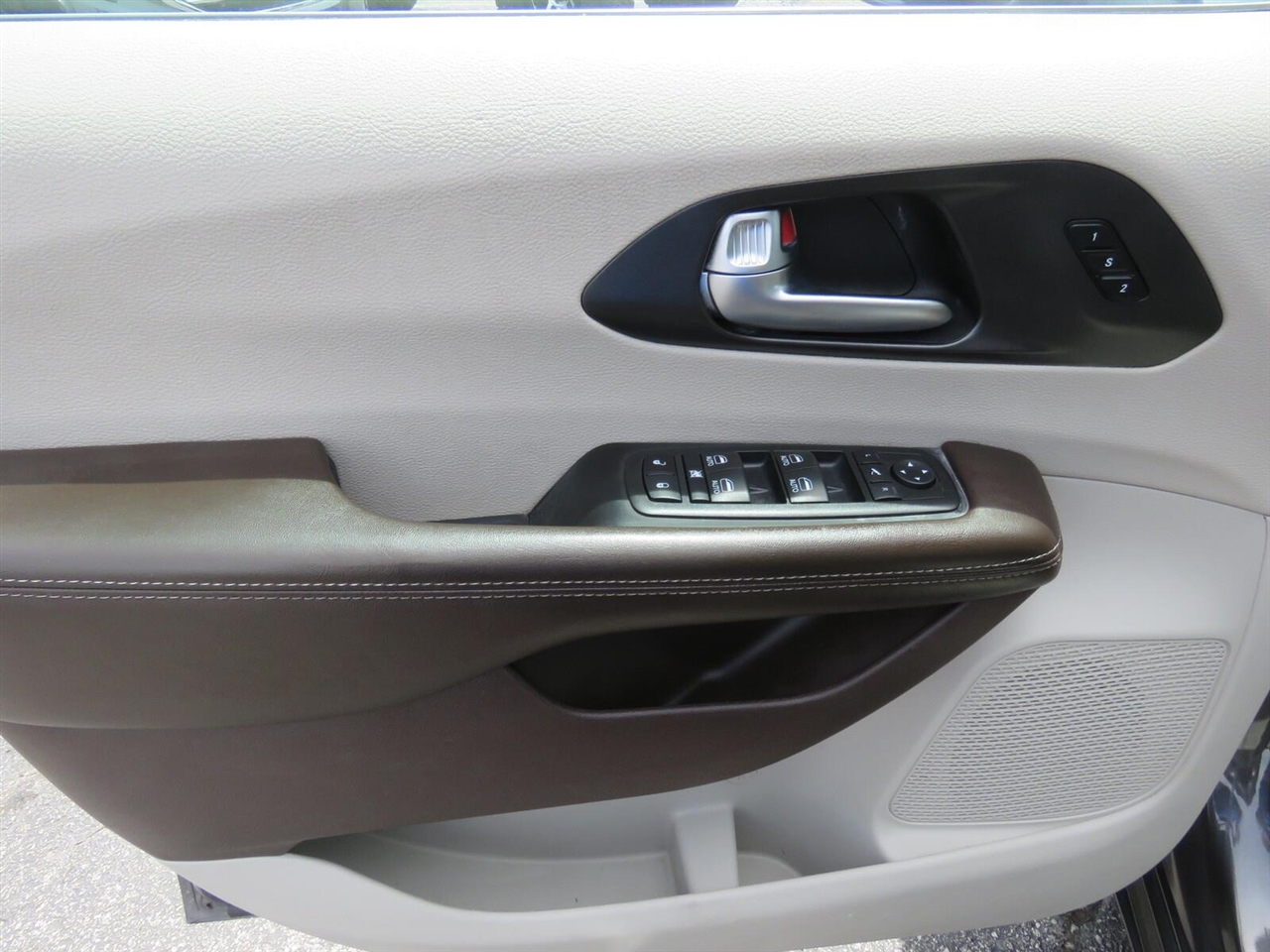 Chrysler Pacifica Touring L FWD 2021