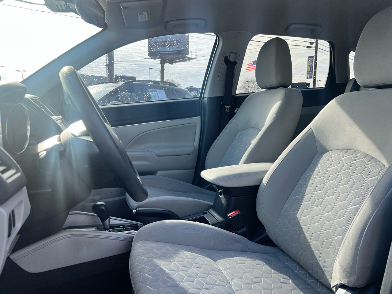 Mitsubishi Outlander Sport  2021