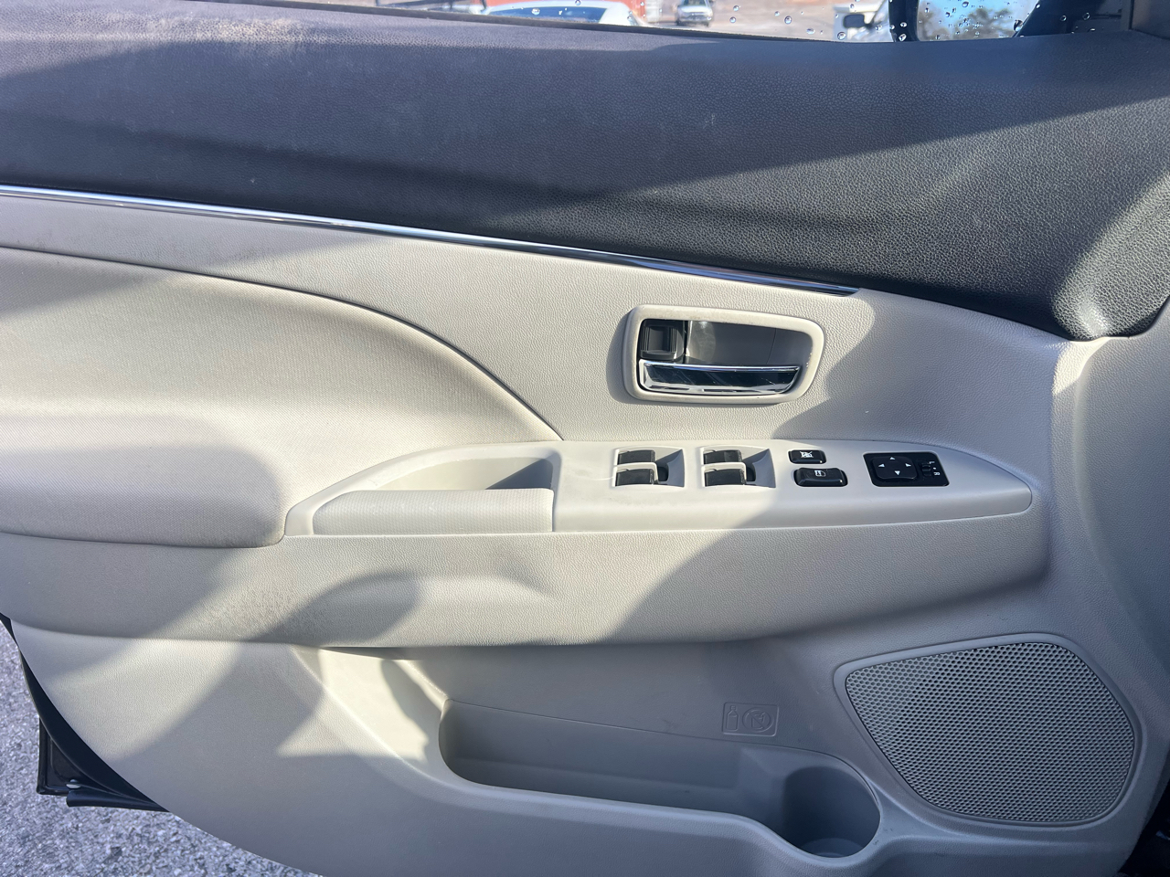 Mitsubishi Outlander Sport  2021