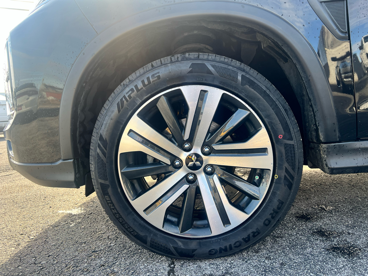 Mitsubishi Outlander Sport  2021