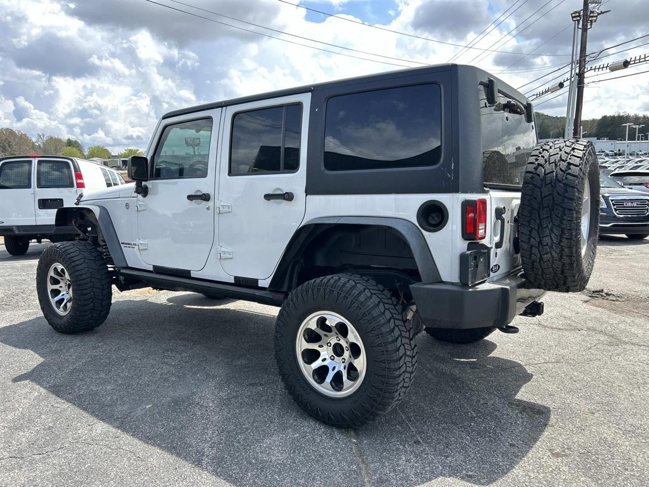 View vehicle photo 6