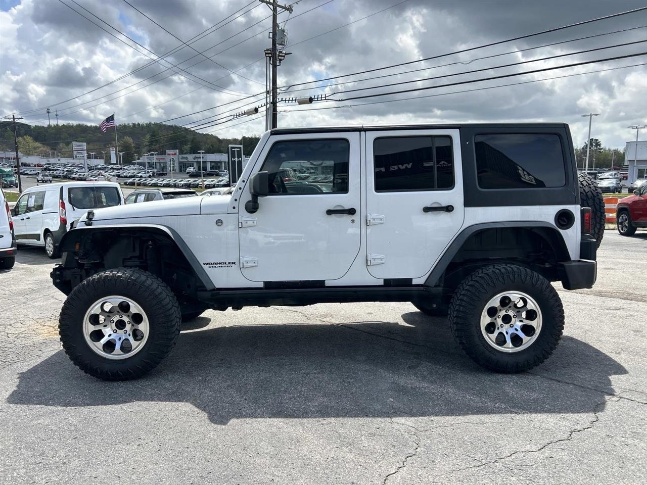 View vehicle photo 7