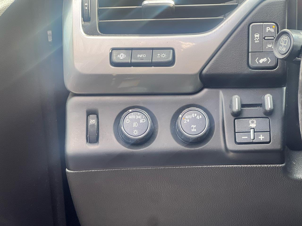 Chevrolet Tahoe 4WD 4dr Premier 2018