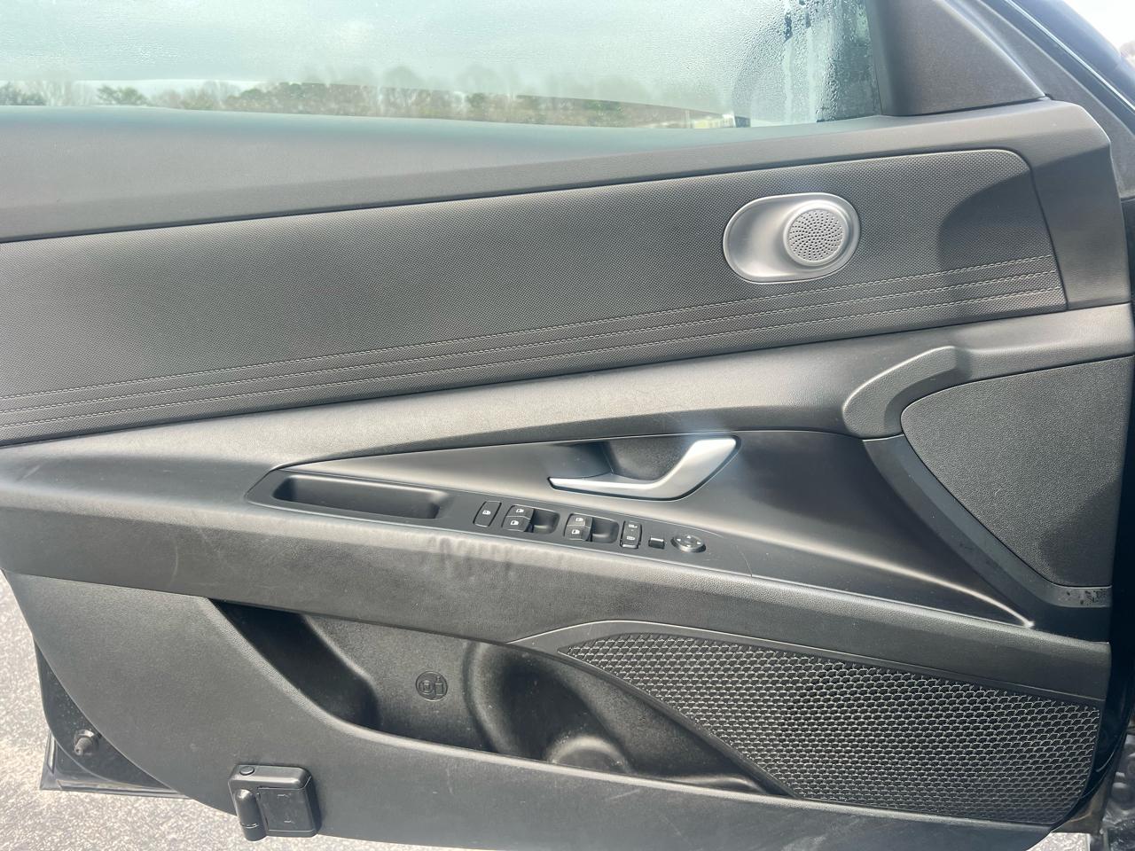 Hyundai Elantra SE IVT 2024