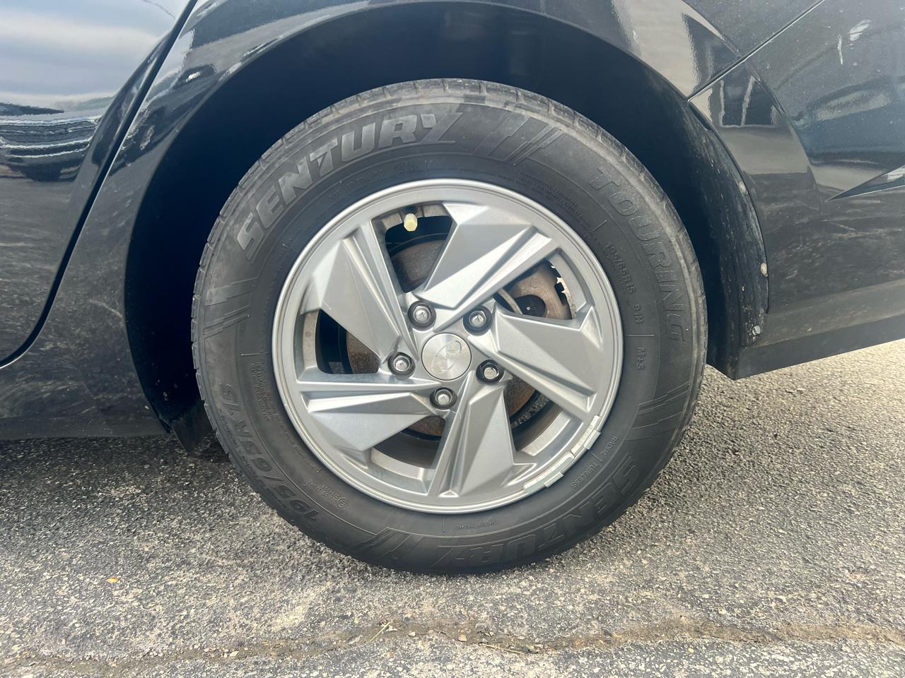 Hyundai Elantra SE IVT 2024