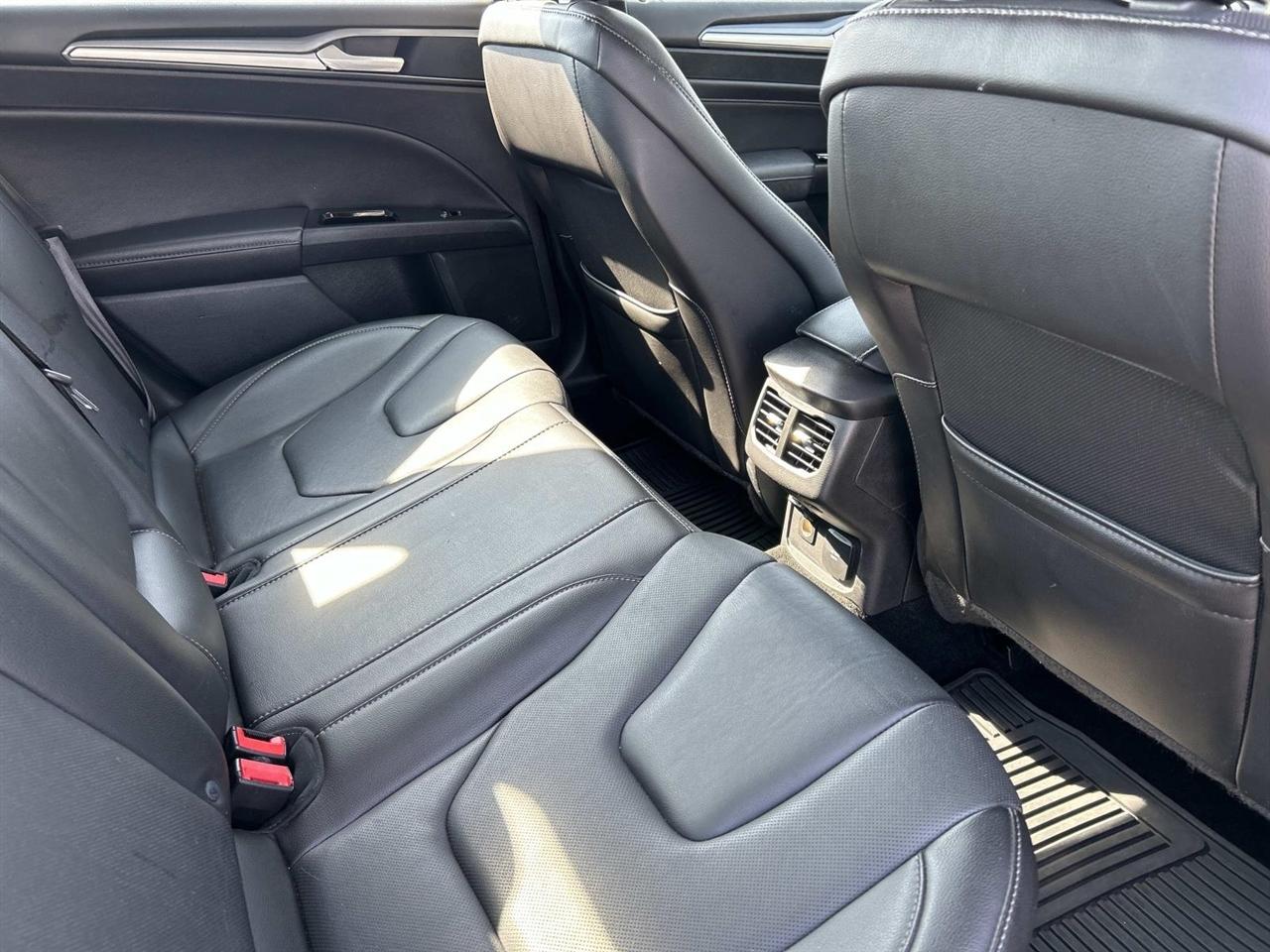 Ford Fusion 4dr Sdn Titanium FWD 2016