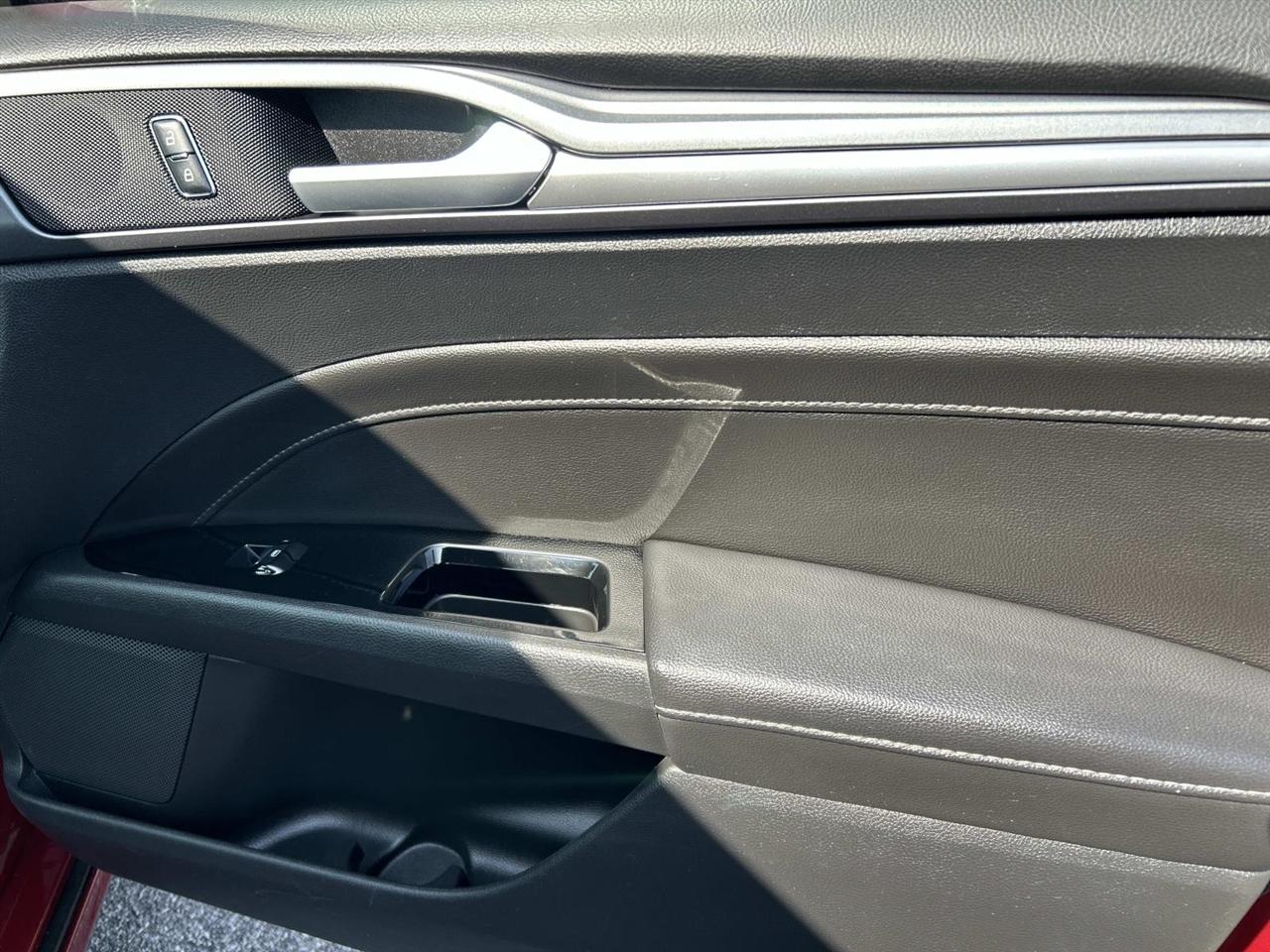 Ford Fusion 4dr Sdn Titanium FWD 2016