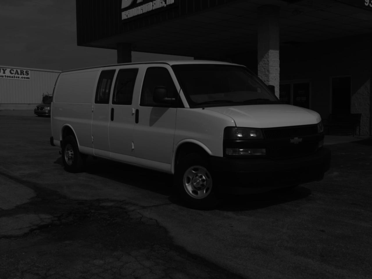 Chevrolet Express Cargo Van RWD 2500 155" 2022