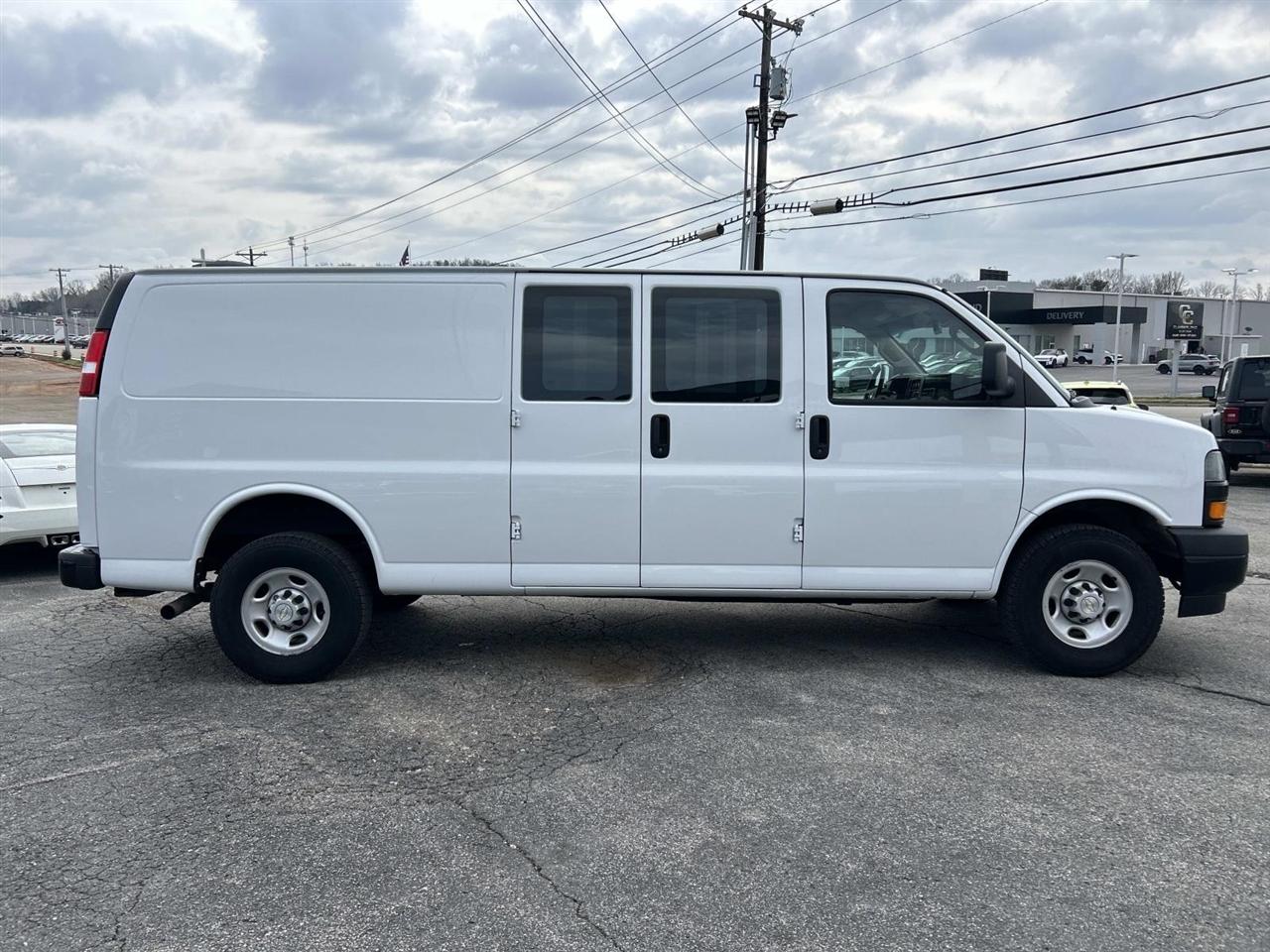 Chevrolet Express Cargo Van RWD 2500 155" 2022