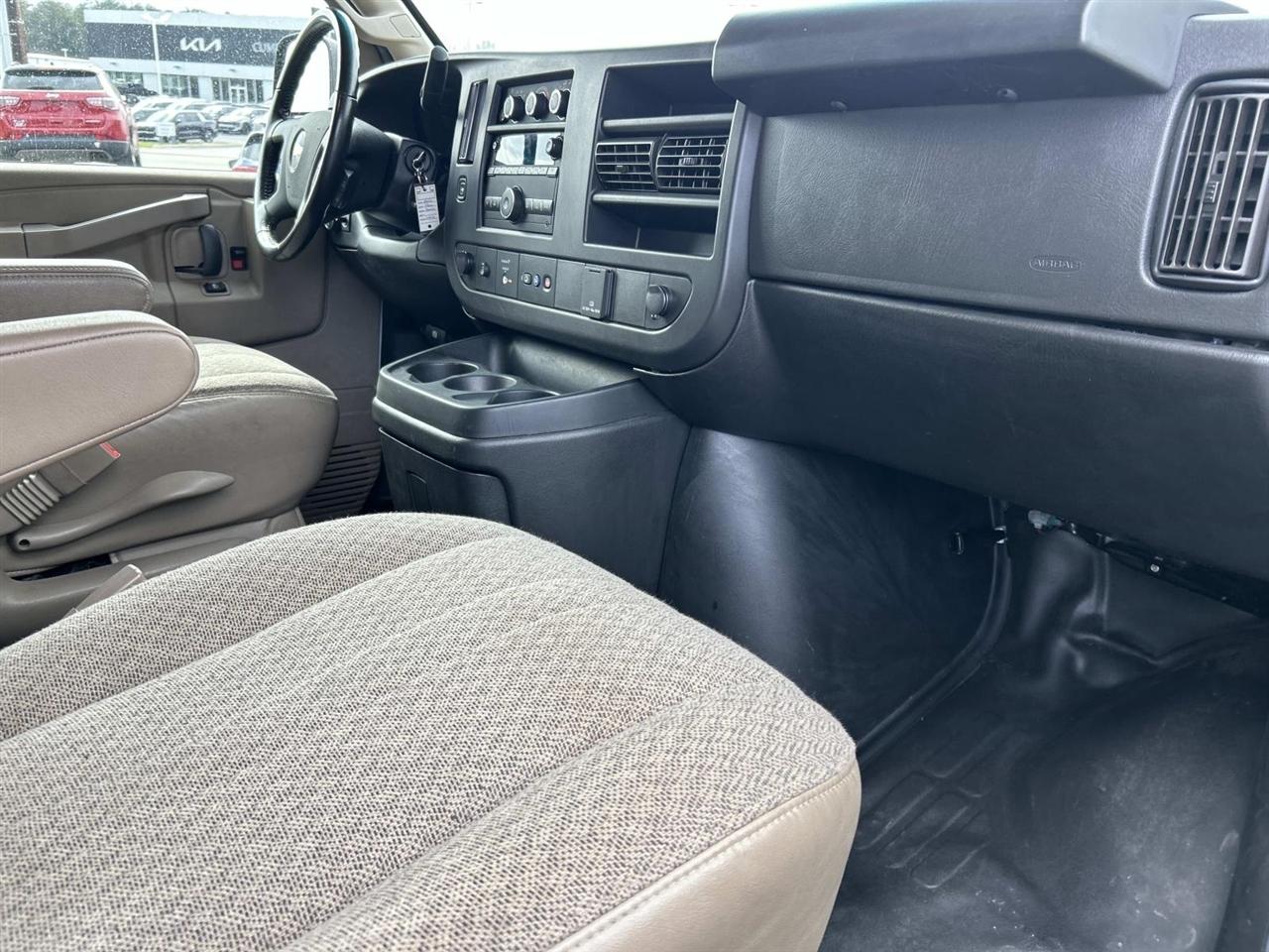 Chevrolet Express Cargo Van RWD 2500 155" 2022