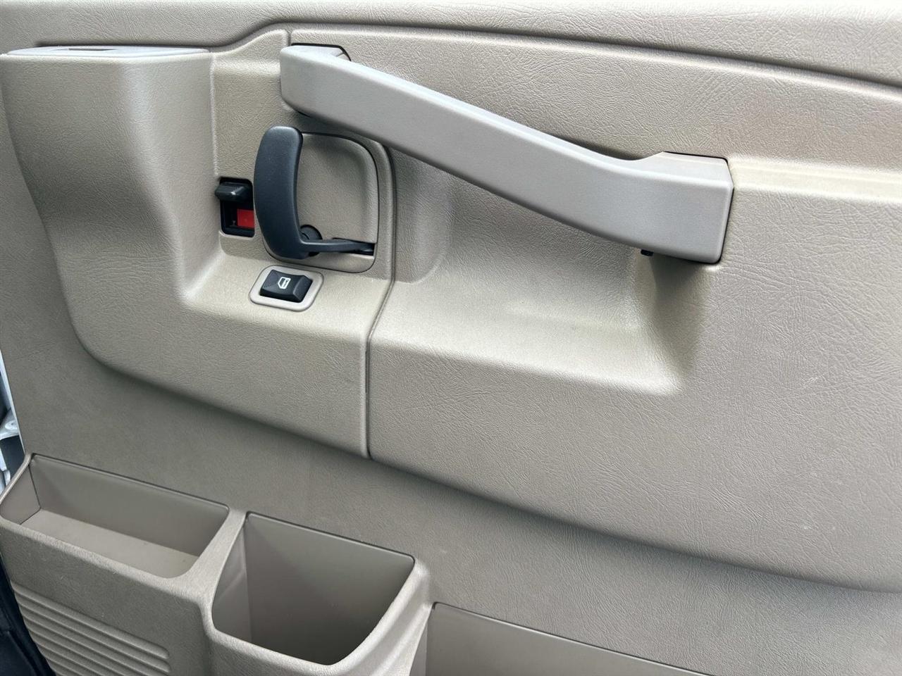 Chevrolet Express Cargo Van RWD 2500 155" 2022