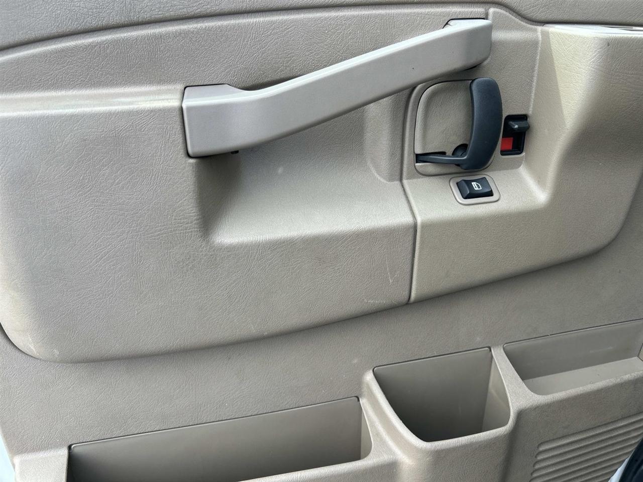 Chevrolet Express Cargo Van RWD 2500 155" 2022