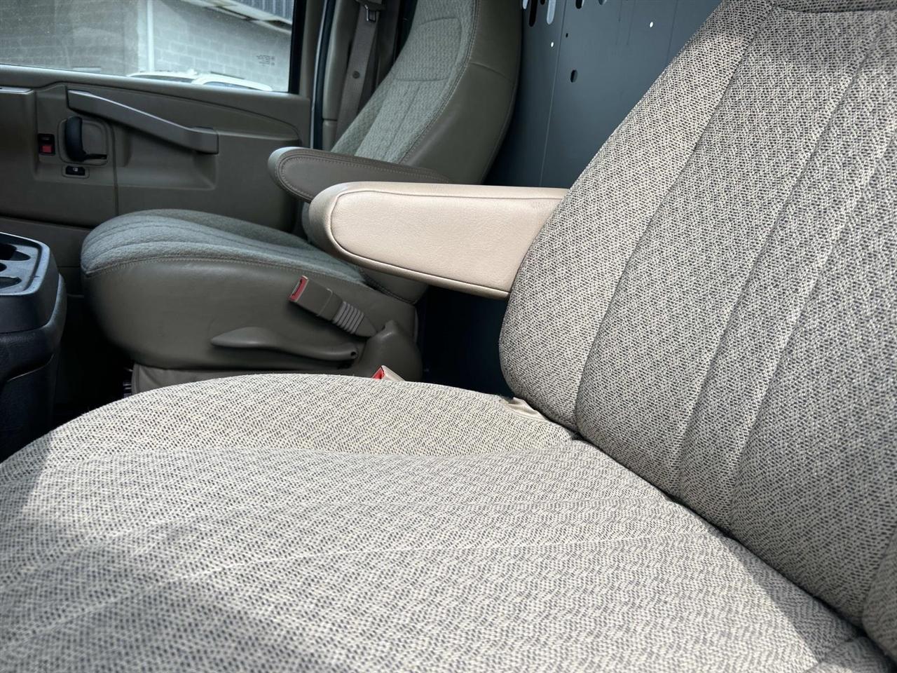 Chevrolet Express Cargo Van RWD 2500 155" 2022