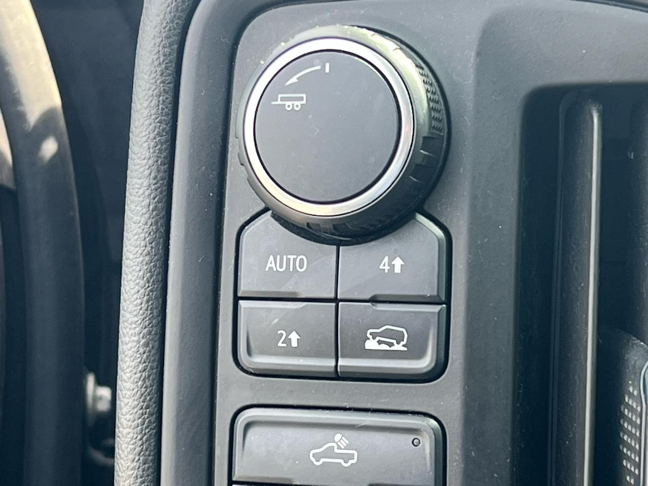 Chevrolet Silverado 1500 4WD Crew Cab 147" Custom 2020