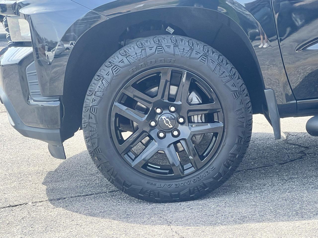 Chevrolet Silverado 1500 4WD Crew Cab 147" Custom 2020