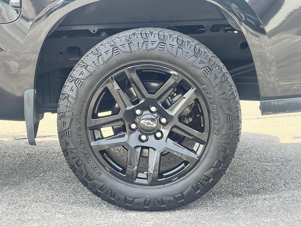 Chevrolet Silverado 1500 4WD Crew Cab 147" Custom 2020