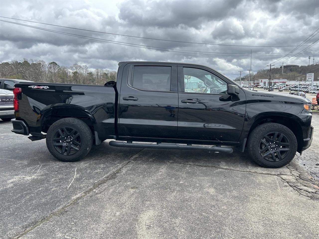 Chevrolet Silverado 1500 4WD Crew Cab 147" Custom 2020