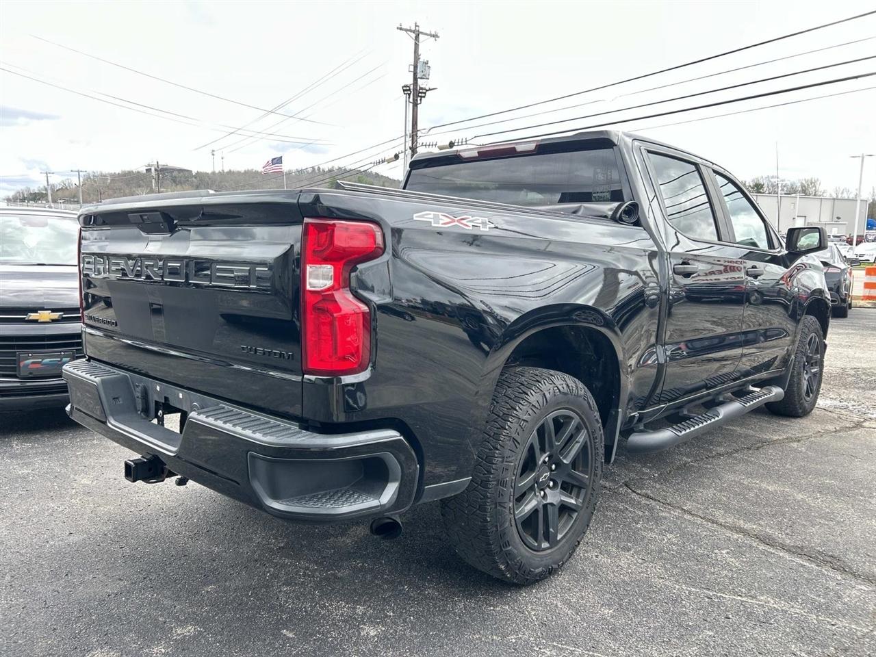 Chevrolet Silverado 1500 4WD Crew Cab 147" Custom 2020