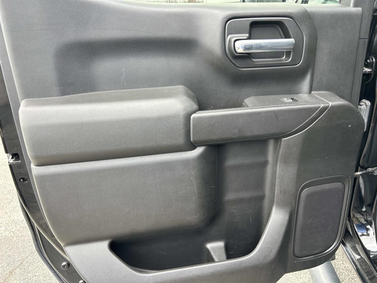 Chevrolet Silverado 1500 4WD Crew Cab 147" Custom 2020