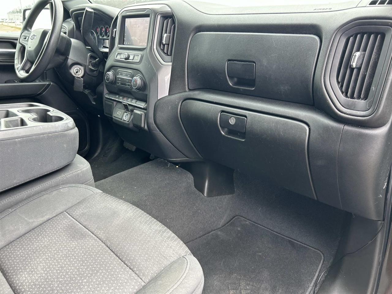 Chevrolet Silverado 1500 4WD Crew Cab 147" Custom 2020