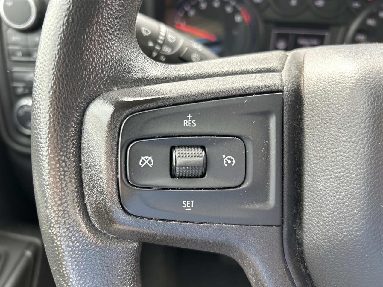 Chevrolet Silverado 1500 4WD Crew Cab 147" Custom 2020